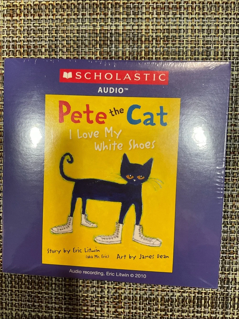 Pete the Cat book + CD NWT